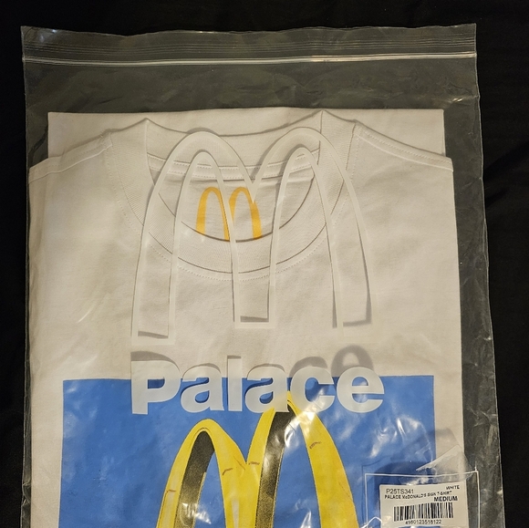 Palace x McDonald's Sign Shirt - Picture 2 of 2